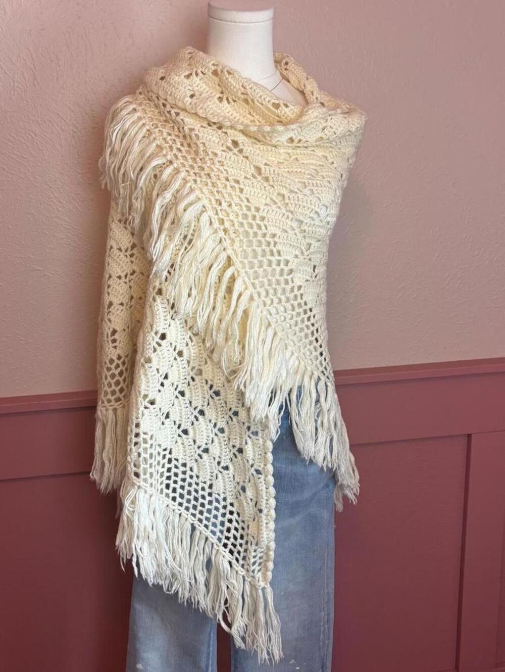 crochet cream fringe shawl  vintage handmade openwork lace pattern